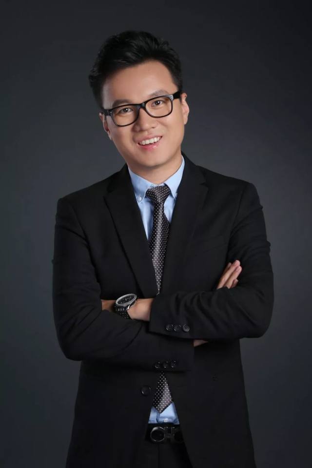 但计算机专业出身的蔡嵩松也指出,虽然科技概念股很多