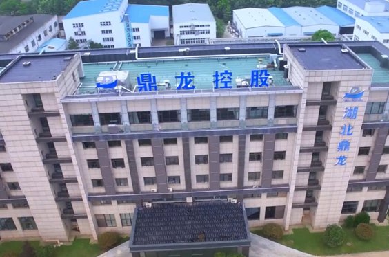 据武汉市生态环境局官网显示,鼎龙股份分别于2016年12月,2017年4月收