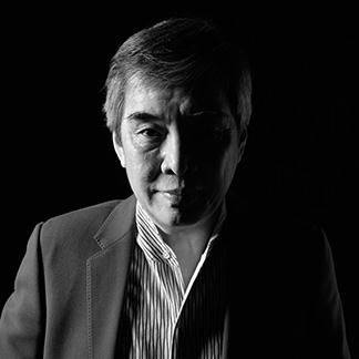 的高墙,号称"十车书"的黄强华则是率领着编剧团队在王国中建筑山河