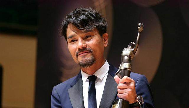 他是刘德华的御用配角演30多年戏终成影帝如今52岁生活朴素