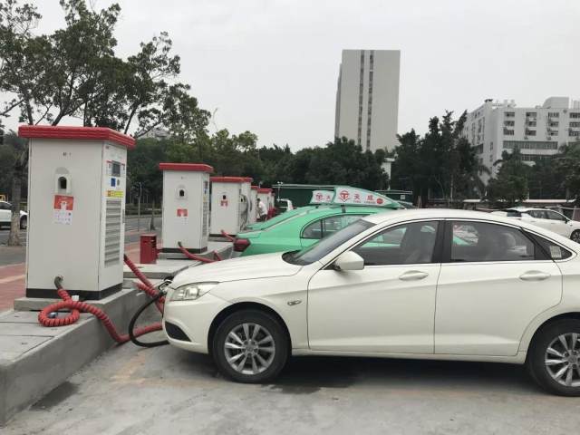 携手滴滴旗下小桔充电易事特充电桩给力快充