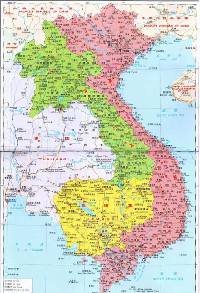 北与中国广西,云南接壤,西与老挝,柬埔寨交界,国土狭长,面积约33万