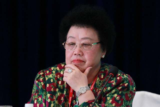 她是中国年岁最大女富豪曾辍学打工今身家四百亿嫁给唐僧