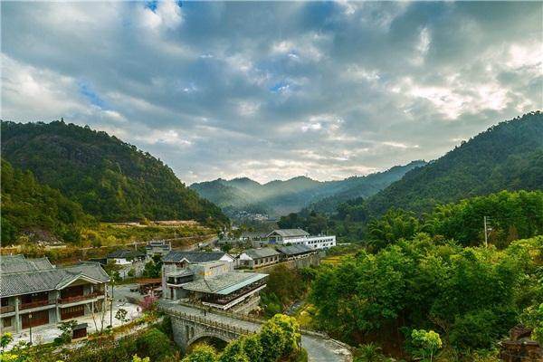 腾冲高质量创建国家全域旅游示范区