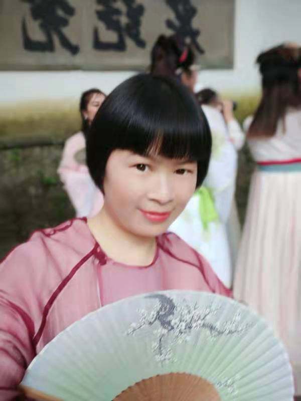 徐妙江南才女一步成诗书画院获浙江首届最专业书画院网络大赛冠军