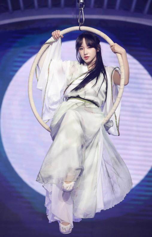 程潇天天向上吊环舞首秀唯美动人如梦如幻