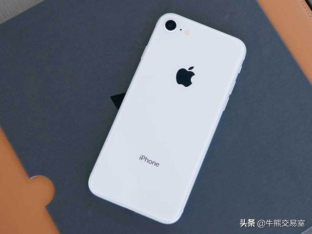3月发布iphone9!一发新品,苹果股价就要波动?去年股价翻倍