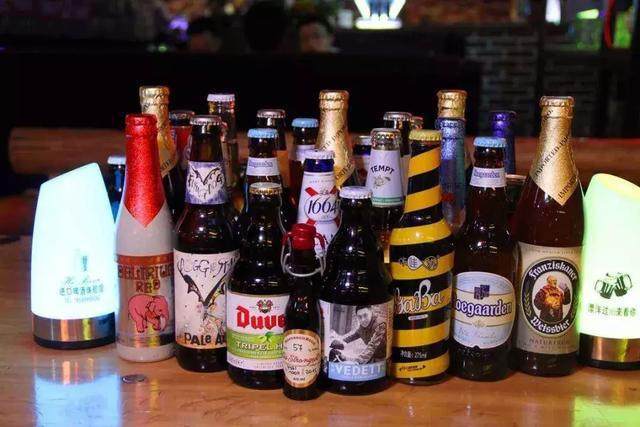 这几年,国内很多啤酒企业发力中高端产品,收入也开始稳定增长.