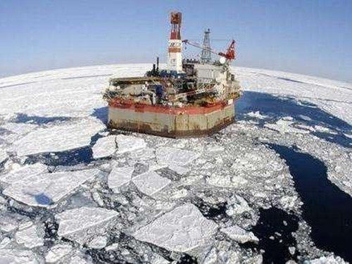 苏联依靠巴库油田,实现了石油的自