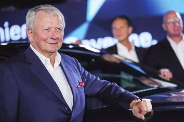 沃尔夫冈保时捷新时代的传承与纷扰随着保时捷356的大获成功,保时捷