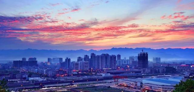 8亿县城人的消费、欲望与梦想