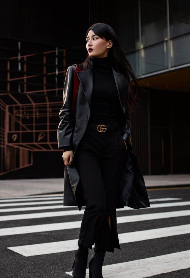 时尚博主任子墨太会穿了个性的黑色穿搭展现出高冷时尚的魅力