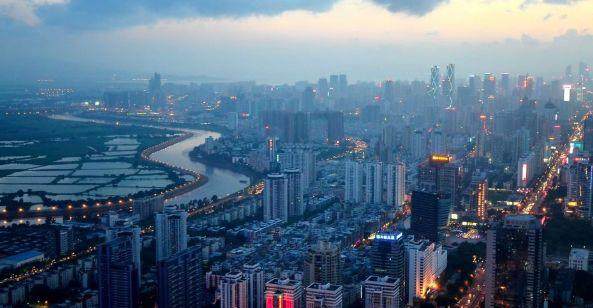 我往上爬了很多层,才走完了从悉尼贫民区到富