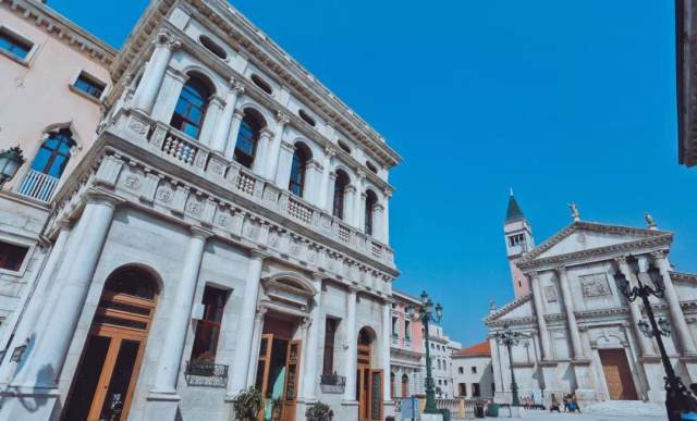 资讯 | 国庆7天30万游客,华谊兄弟电影世界、电