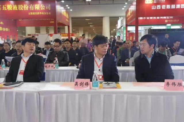 李伟胜首先介绍了青冈县的基本概况及2019年"五谷杂粮"下江南青冈团