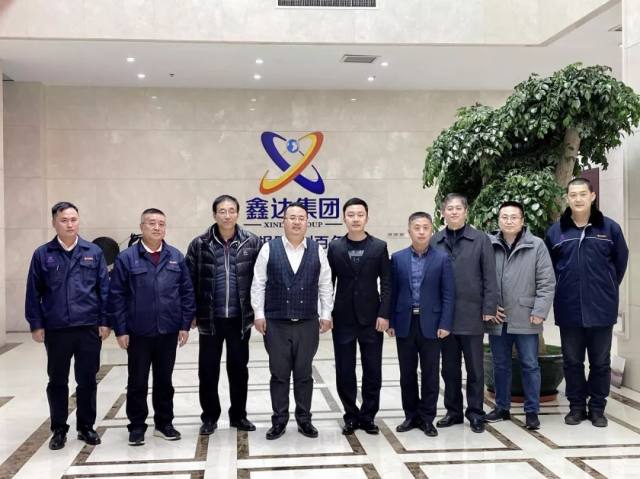 兰格集团总裁刘陶然(右) 鑫达集团董事,副总裁王松伟(左)随后,双方就