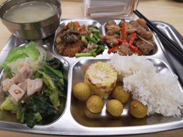 食堂餐這樣吃想長胖也不易