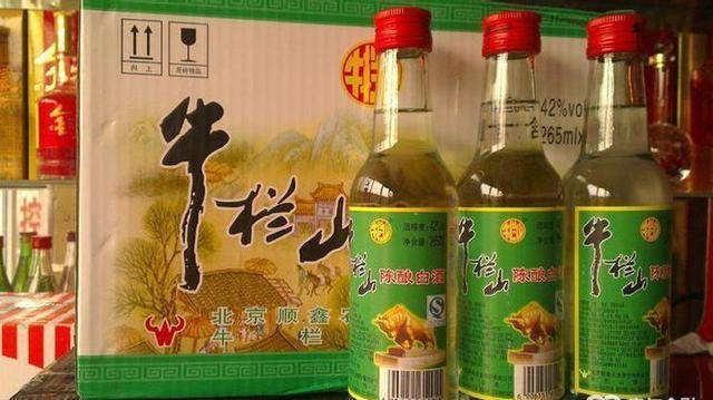 白酒也在消费降级：低端酒挑行业增长大梁，牛栏山销售涨幅第一