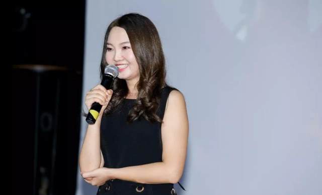 三声联合创始人贾晓涛,和石榴财经创始人张凤安分别结合各自