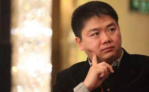 刘强东案再次刷屏,涉案女生保留床单当证据,京