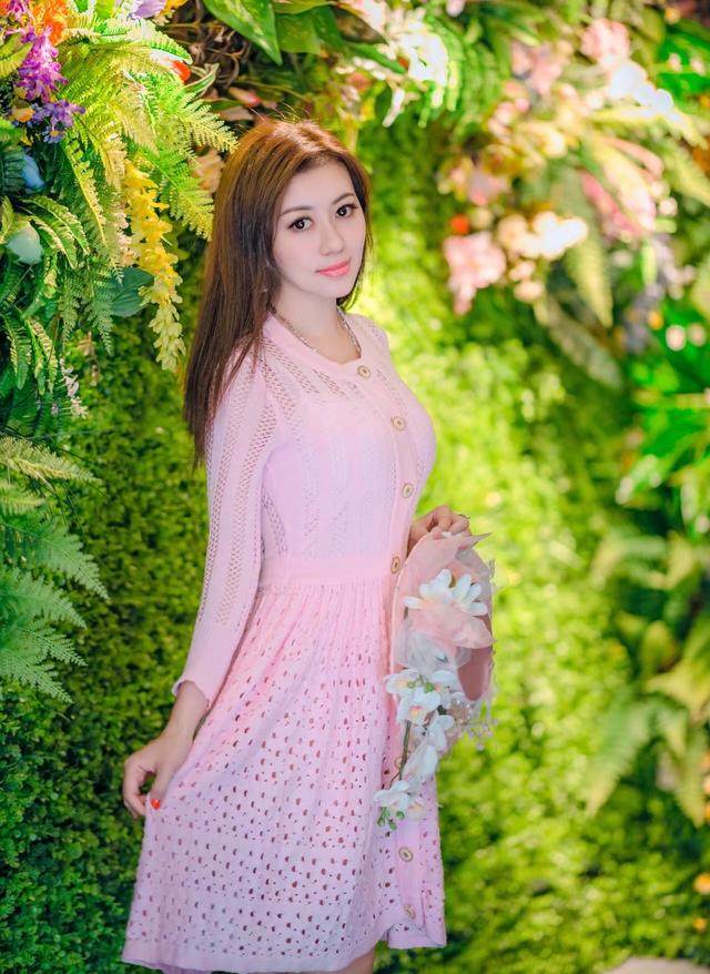 艺人张梓淇受邀出席香港举办的全国大赛并获奖