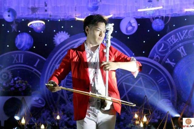 图:著名二胡演奏家白浪图:星光大道冠军歌手 梁良图:著名魔术师杨丹尤