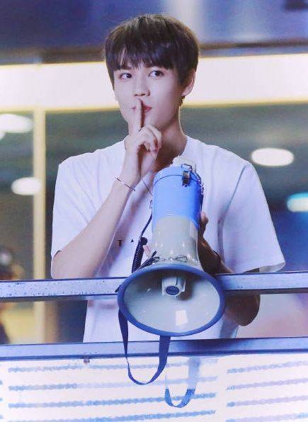 林彦俊出道四个月的男孩