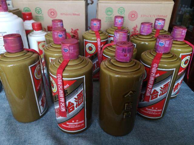 中国每个家庭喝一瓶茅台酒还是喝得起的根据计算大年三十也就只能满足