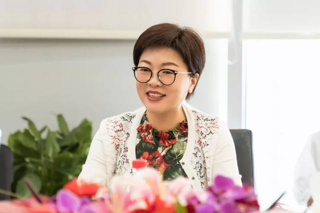 灵康控股集团,灵康药业集团董事长陶灵萍致欢迎辞,她表示,"之江商学院