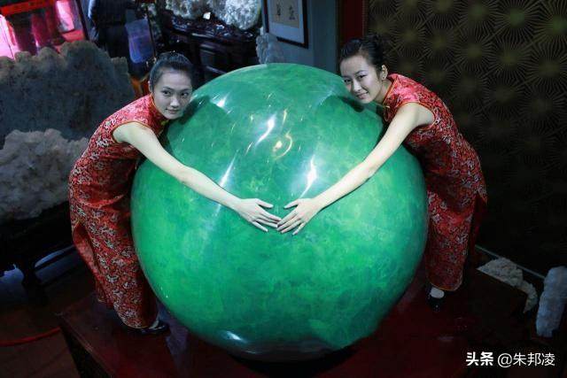 全球最大夜明珠出世!重达6.5吨,价值20多亿,被誉“黄河明珠”
