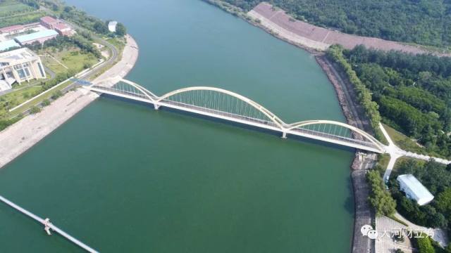 区坝后交通桥工程——黄河上跨径最大的三跨连续拱梁组合体系拱桥